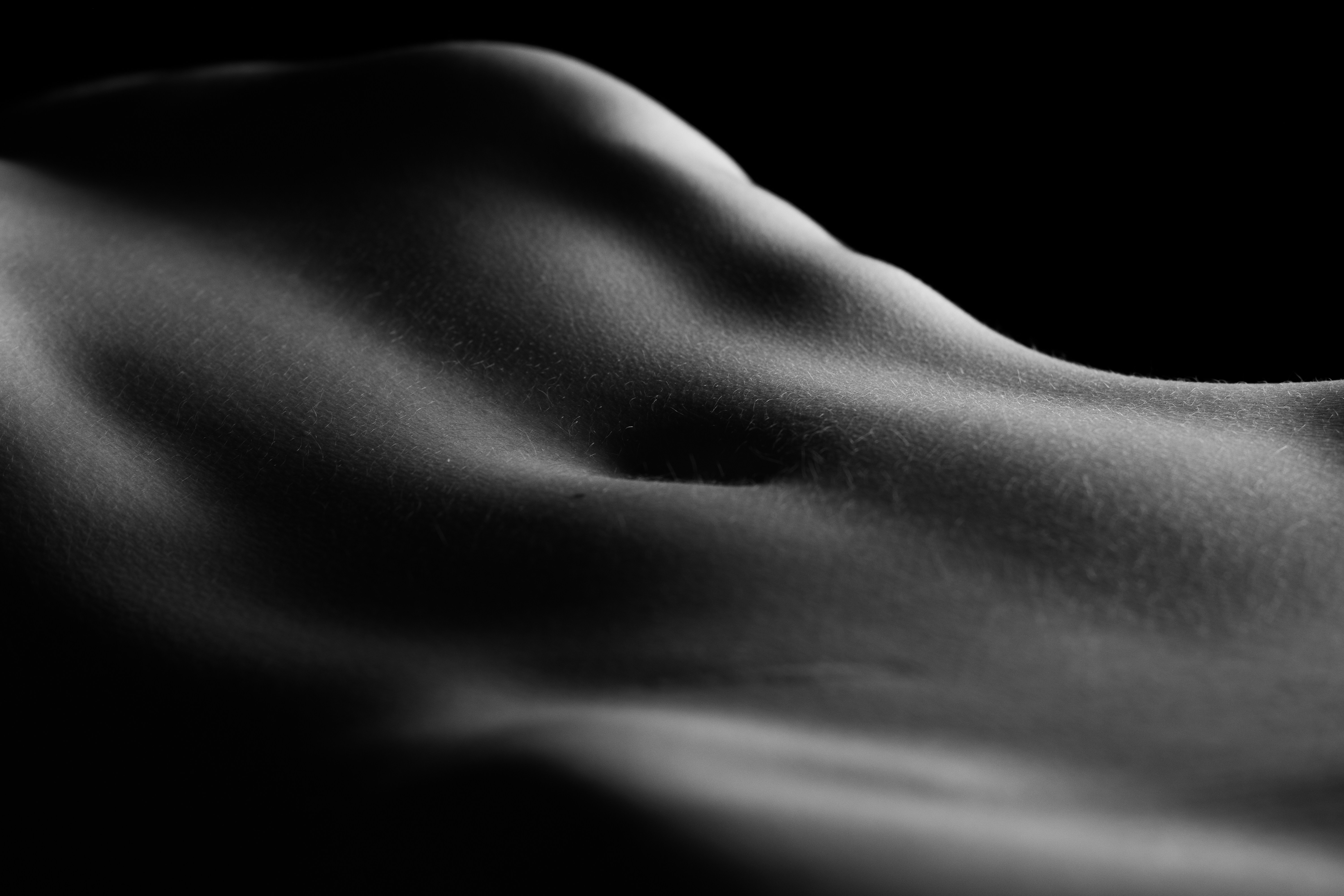Bodyscapes sven lok p72mregXxns unsplash